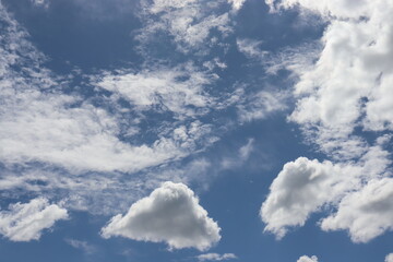 台風が近づいて来ている時の空