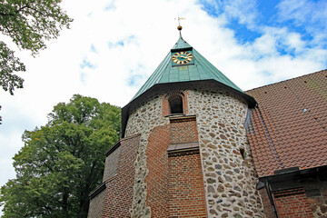 Betzendorf: St.-Peter-und-Paul-Kirche (um 800, Niedersachsen)