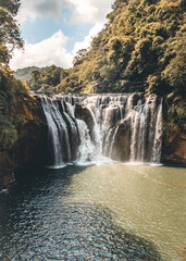 Fototapeta na wymiar Wasserfall in Taiwan