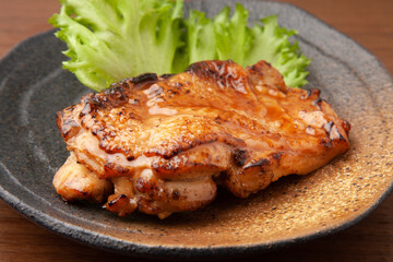 鳥もも肉の炙り焼き