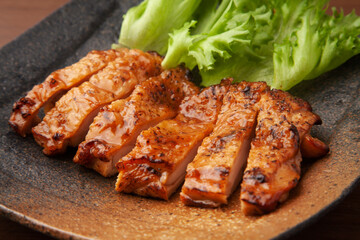 鳥もも肉の炙り焼き