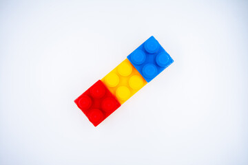 Colorful​ Plastic​ block​ toy​ for​ play​ and​ Learn​