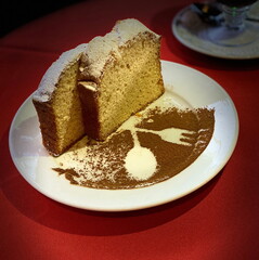Café, pan, postre, tarde 