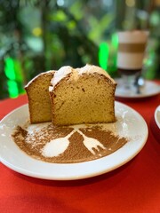 Café, pan, postre, tarde 