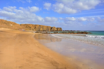 The beauty oh the reflection of the landscape on the ocean water