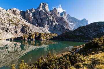 Obraz premium Lago di Coldai, al cospetto del Monte Civetta, Dolomiti, Italia