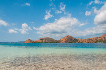 Kelor Island
(インドネシアのLabuan Bajo沖にある無人島)
コモド島、リンチャ島ツアーの際に立ち寄る島で珊瑚も豊富で透明度も高く、シュノーケリングも可能。
