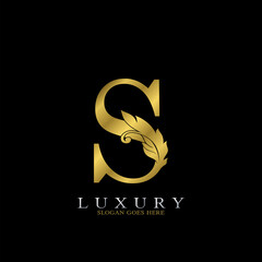 Fototapeta premium Golden Luxury Feather Initial Letter S Logo Icon, creative alphabet vector design concept