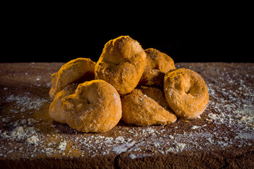 Rosquillas, donas pequeñas artesanales y orgánicas hechas en panadería de la provincia de Cajamarca Perú, ricas y deliciosas.