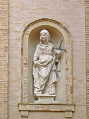 Fototapeta premium Italy, Marche, Macerata, statue decoration on the Saint George church facade.