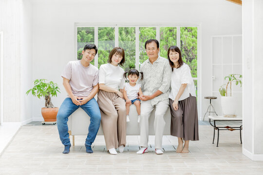 2 146 Best 三世代家族 Images Stock Photos Vectors Adobe Stock