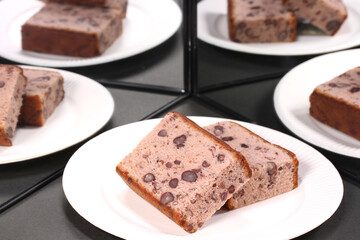 鏡に映る小倉カステラ