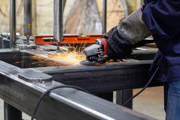 Metal workers use manual labor. Skilled welder.Technicians use steel cutting tools to cut steel....
