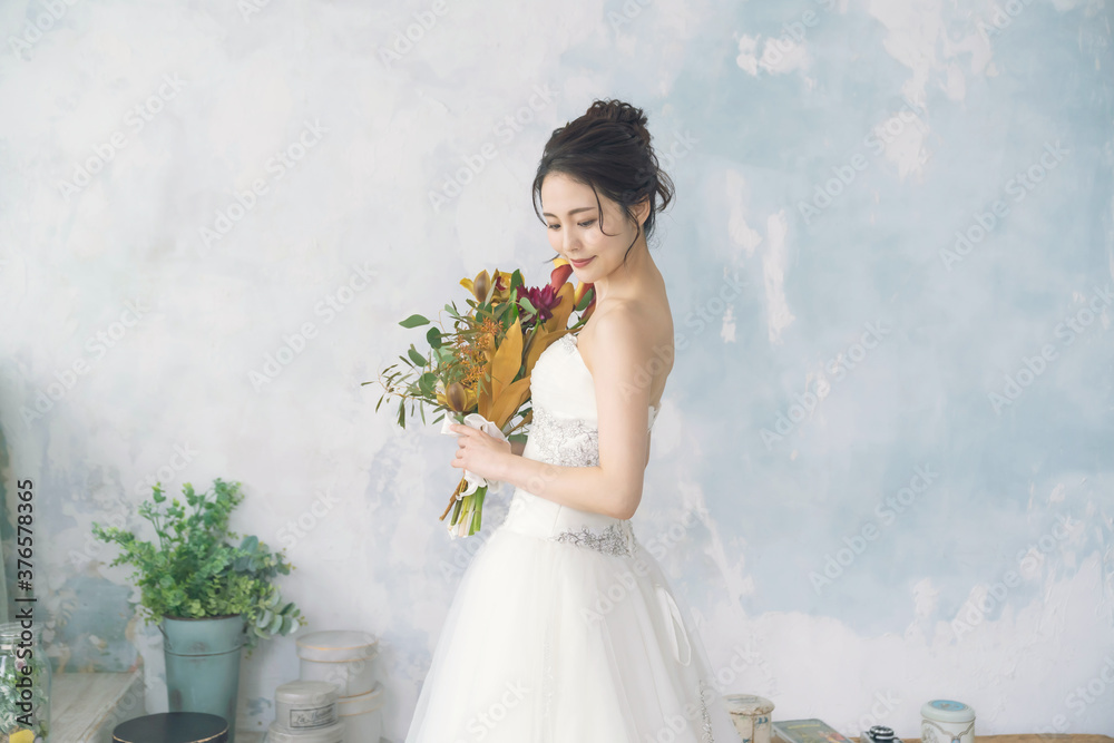 Aufkleber ウェディングドレスを着た女性　ブライダルイメージ　ウェディング　結婚式