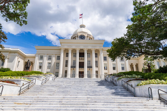 Alabama State Capitol buildig in Montgomery Alabama