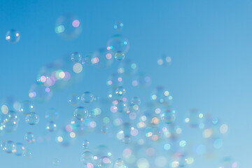 青空とシャボン玉