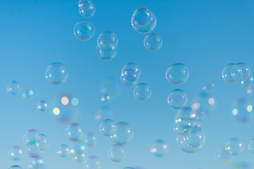 青空とシャボン玉