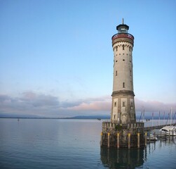 Fototapeta na wymiar Hafen von Lindau: Der Leuchtturm