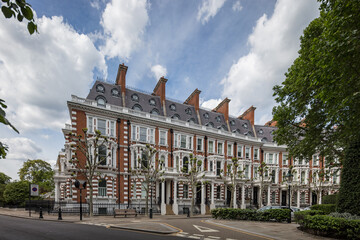 Fototapeta premium Beautiful residential architecture in South Kensington London, UK