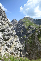 rocky passage on top of schoettelkarspitze, kruen, bavaria