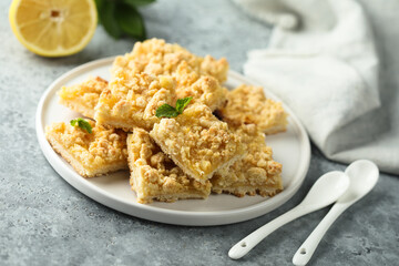 Homemade lemon bars with streusel