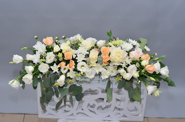 bridal bouquets of natural flowers