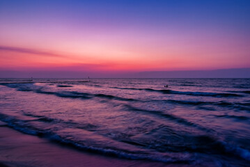 Fototapeta na wymiar sunset scene at the sea
