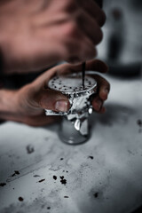 Preparing a head for a hookah