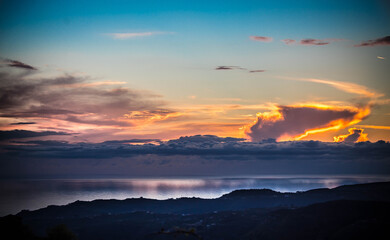 Tramonto sul mare