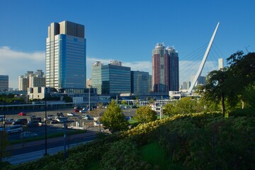 Obraz premium お台場夕景 テレポートブリッジとビルの 風景