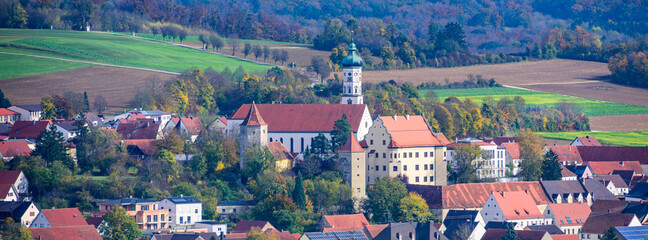 Schloss und Kirche in Bissingen im Kesseltal