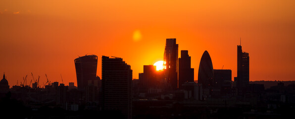 Naklejka na ściany i meble london cityscape sunset