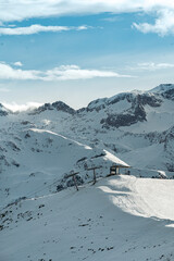 Fototapeta na wymiar Station de ski Luchon Superbagnère