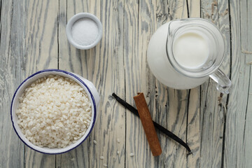 Ungekochter Milchreis mit Zutaten