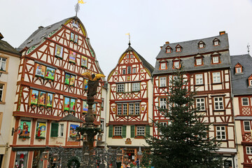 Obraz premium Street in Bernkastel-Kues town in Germany