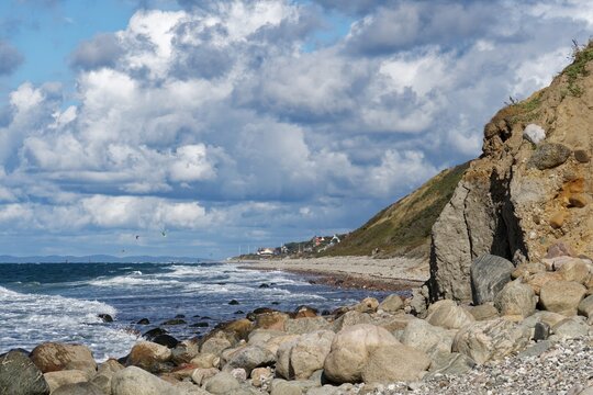 Steilküste Bei Rågeleje Mit Blick Nach Gilleleje Im Hintergrund Die Küste Von Schweden, Seeland, Dänemark