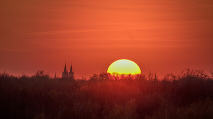 Kościół o zachodzie słońca © KrzysztofAleksander