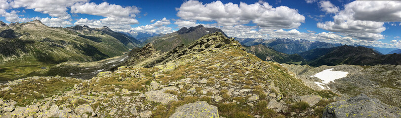 Fototapeta na wymiar Panoramic view of the top of Pizzo dell'Uomo, Switzerland.