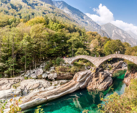 Ponte dei Salti bridge over the Verzasca river near Lazertezzo, Ticino, Switzerland
