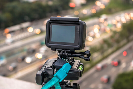 GoPro HERO5 Black makes a time lapse film of vehicle traffic in the city of São Paulo.