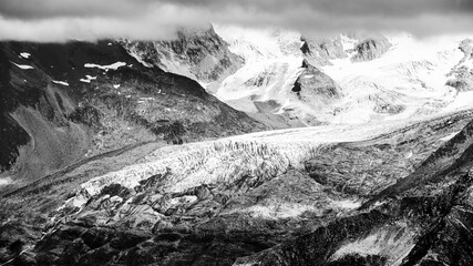 Glacier d'Argenti&egrave;re, massif du Mont-Blanc, Chamonix (noir et blanc)