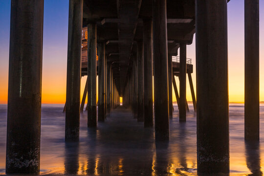 Fototapeta View of Huntington beach pier during sunset