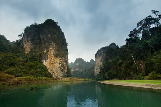 View of Ba Be Lake with limestone peaks in Ba Be National Park