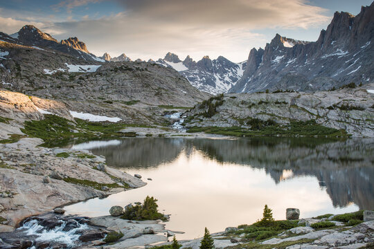 Scenic view of Pot Lake in the Titcomb Basin