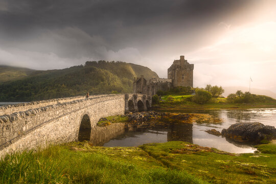 Eilean Donan castle during sunset
