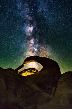 Milky way over Mobius Arch in Alabama Hills Recreation Area
