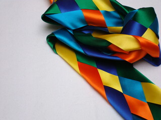 Tejido de listones multicolor