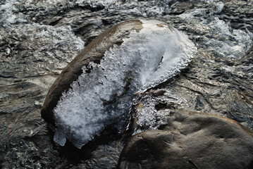 氷　川　石　素材