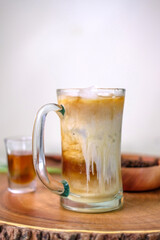 Traditional coffee latte spices, beautifull drop and the texture just blow my mind