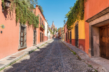 Diferentes escenarios callejeros de San Miguel de Allende, en el centro de México. Esta ciudad es...